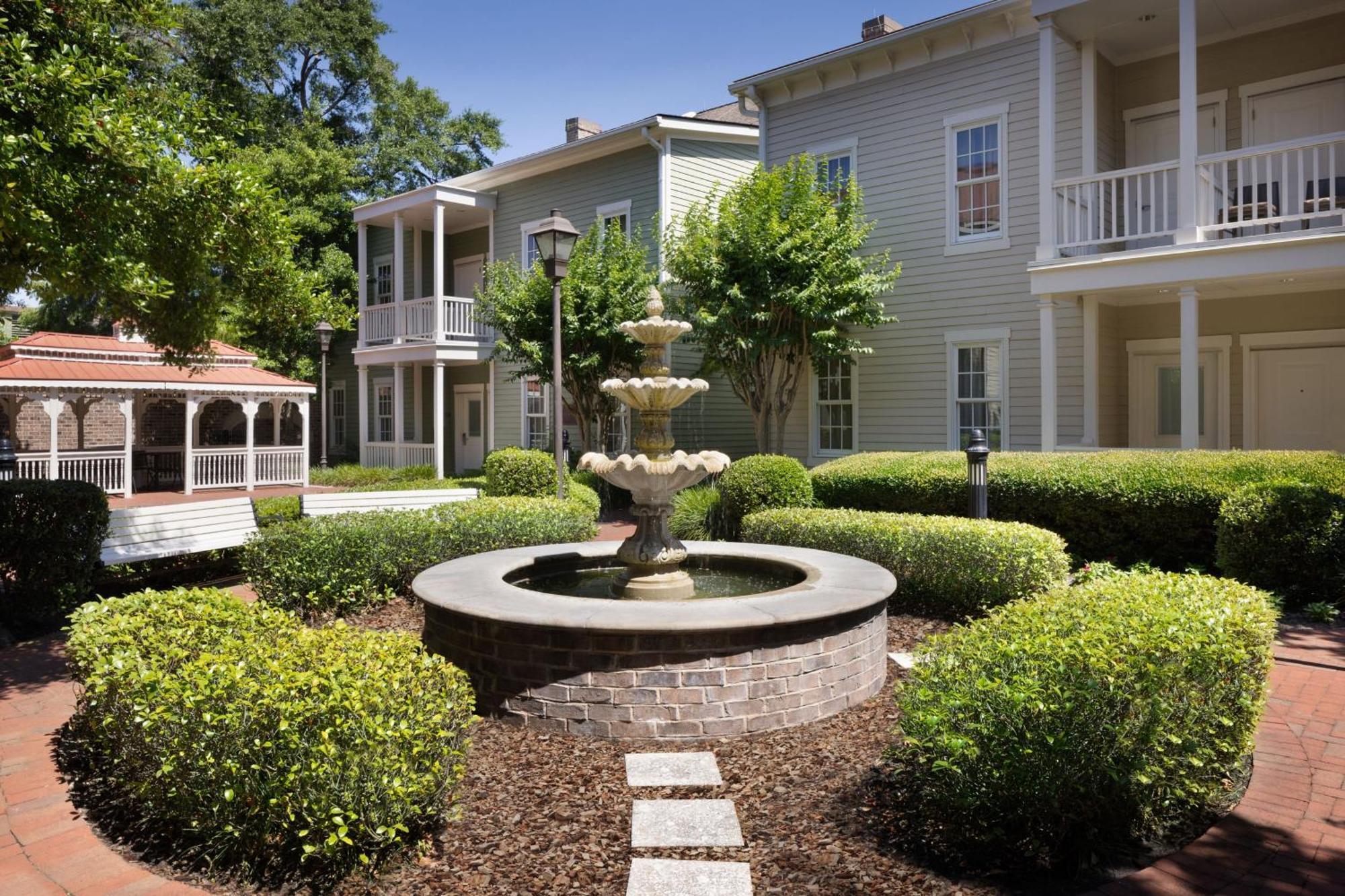 Residence Inn Savannah Downtown Historic District Exterior photo